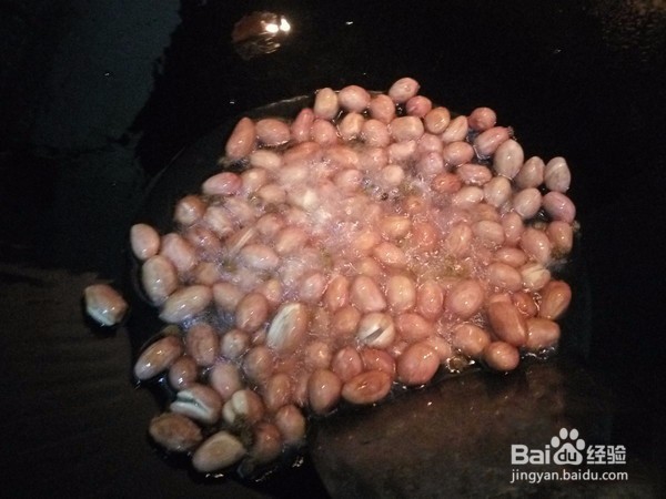 油炸花生米的家常做法花生米怎么能不糊