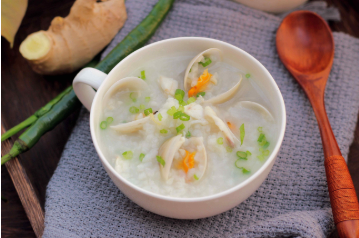 新鲜美味白蛤鱼片粥
