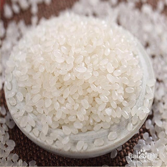 皮蛋瘦肉粥的做法