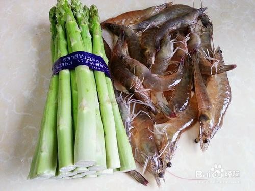 芦笋炒虾仁的做法