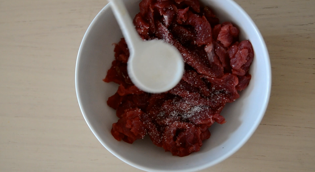 教你做脆嫩香辣的香芹牛柳，味道美极了