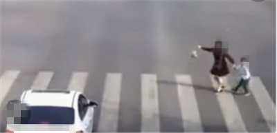 行人过马路需要注意的地方