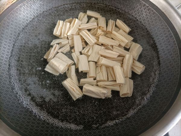 木耳腐竹炒青椒