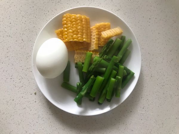 三文鱼藜麦沙拉