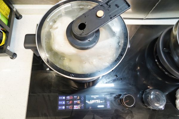 广味猪肚鸡汤煲