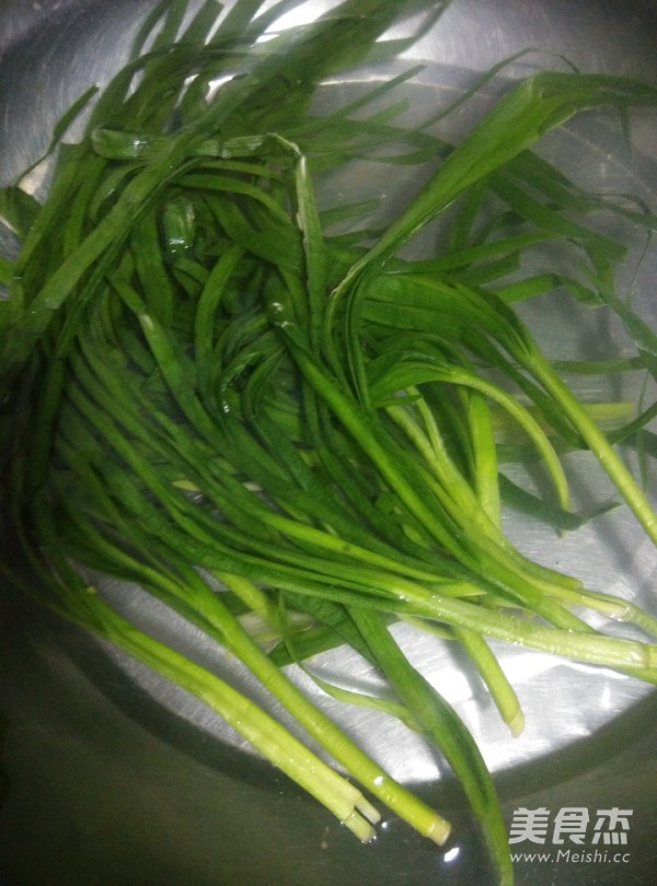 烤韭菜的家常做法