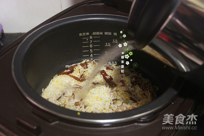 腊肠排骨红枣粗粮焖饭