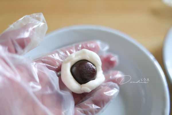 小白兔豆沙汤圆