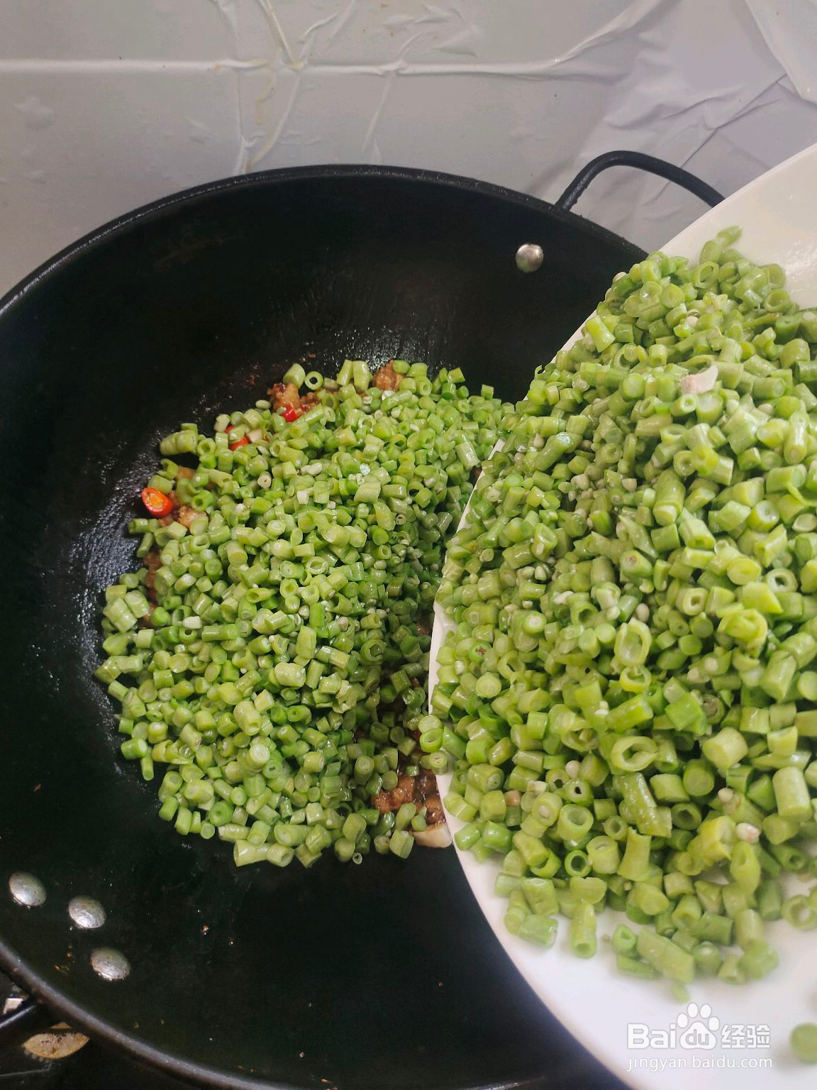 豇豆炒肉沫的做法