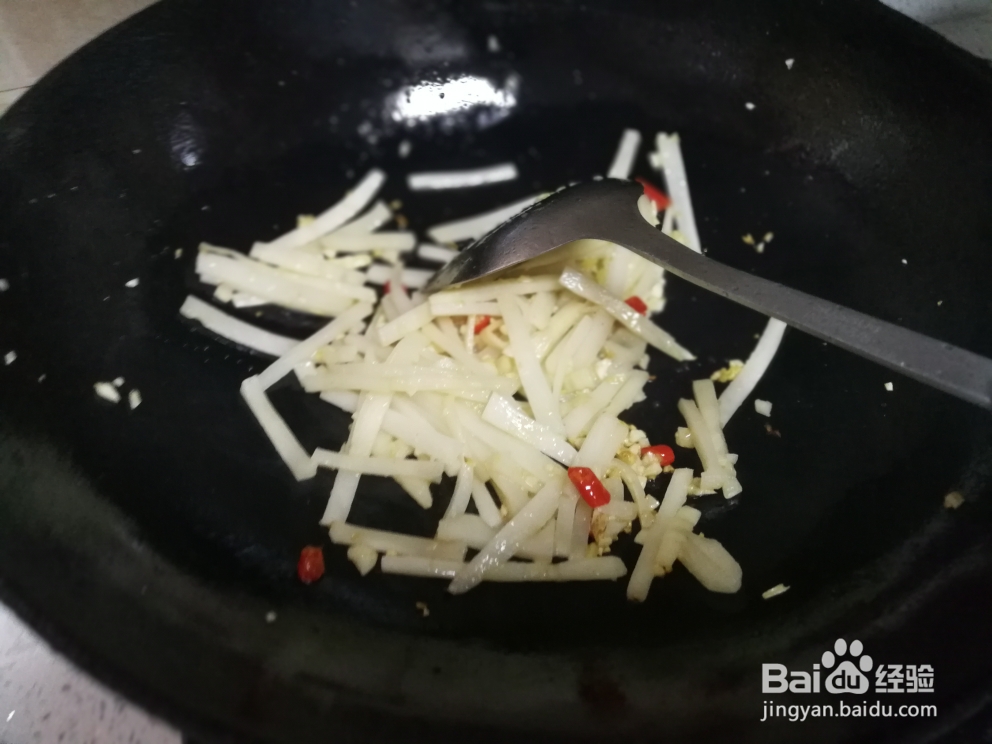 适合新手做的酸笋蚝油焖鸭脚