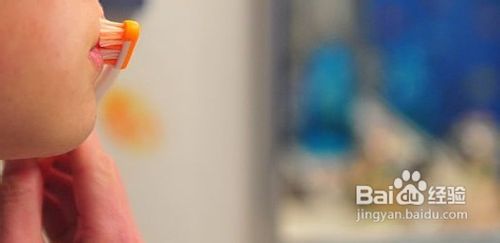 告诉你嘴唇干裂怎么办