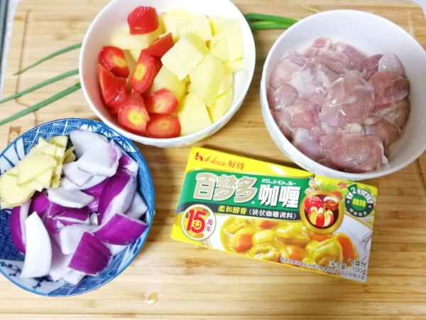 咖喱土豆炒鸡块