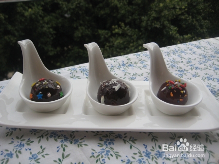 极具创意的可爱小蛋糕:棒棒糖蛋糕