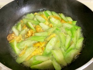 丝瓜鸡蛋烩白玉菇大全