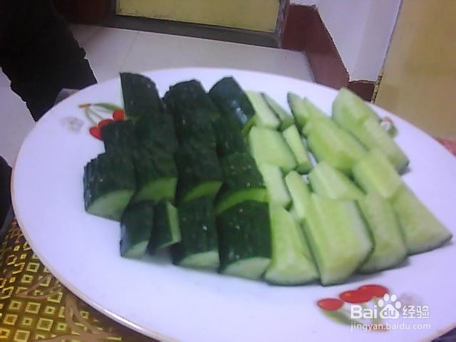 素菜黄瓜蘸麻汁