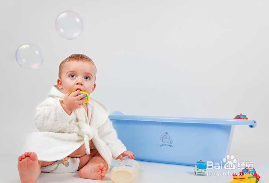 大冬天怎么给宝宝洗澡？