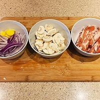 怎么做黑椒蘑菇肥牛饭?