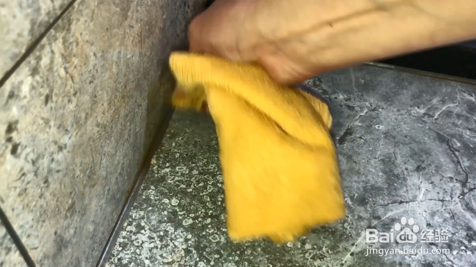 墙角处太脏怎么办？试试这一招！