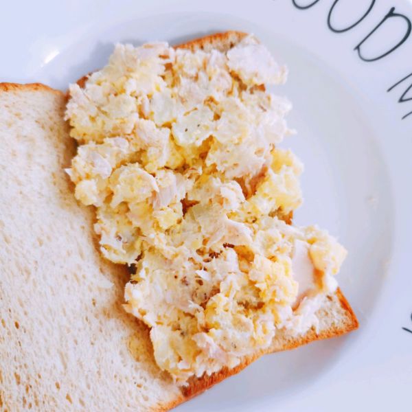 金枪鱼土豆泥沙拉三明治