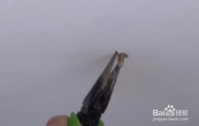 爆炸螺丝怎么拆