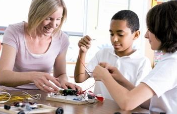 父母的哪些行为会影响孩子?