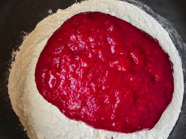 火龙果红豆馅饼