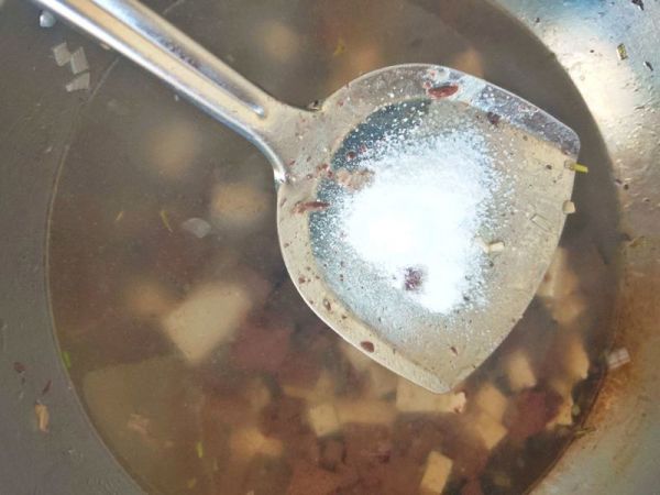 冬天喝猪血豆腐汤