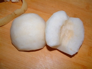 红酒雪梨的做法