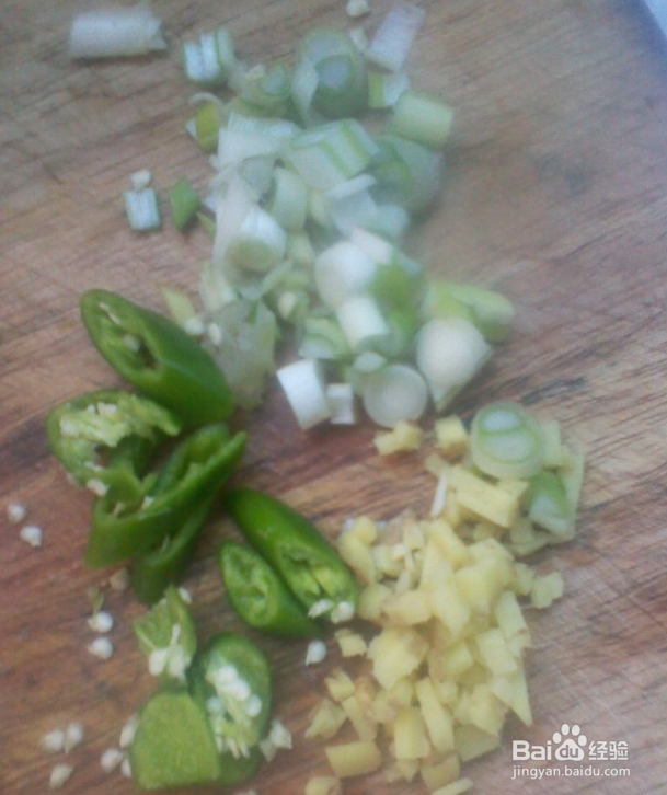 麻辣豆腐炖海虹的做法