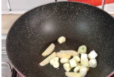 土豆焖牛腩怎么做