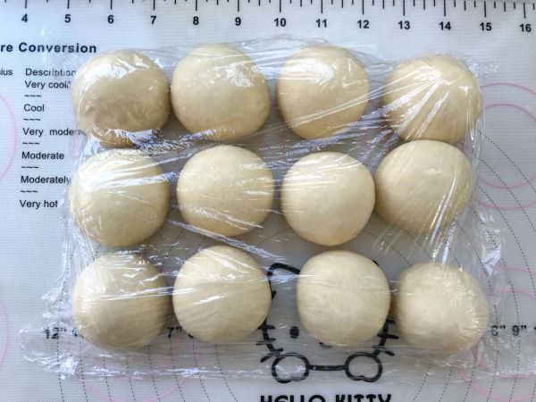 烫种芝麻辫子面包