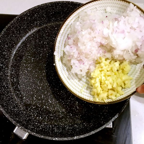 黑椒山药牛肉粒