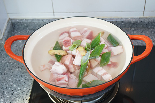 红烧五花肉鹌鹑蛋
