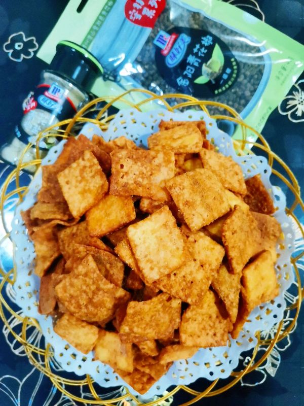 自制青花椒口味小米锅巴