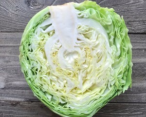炝拌圆白菜寻煲奇兵来教你