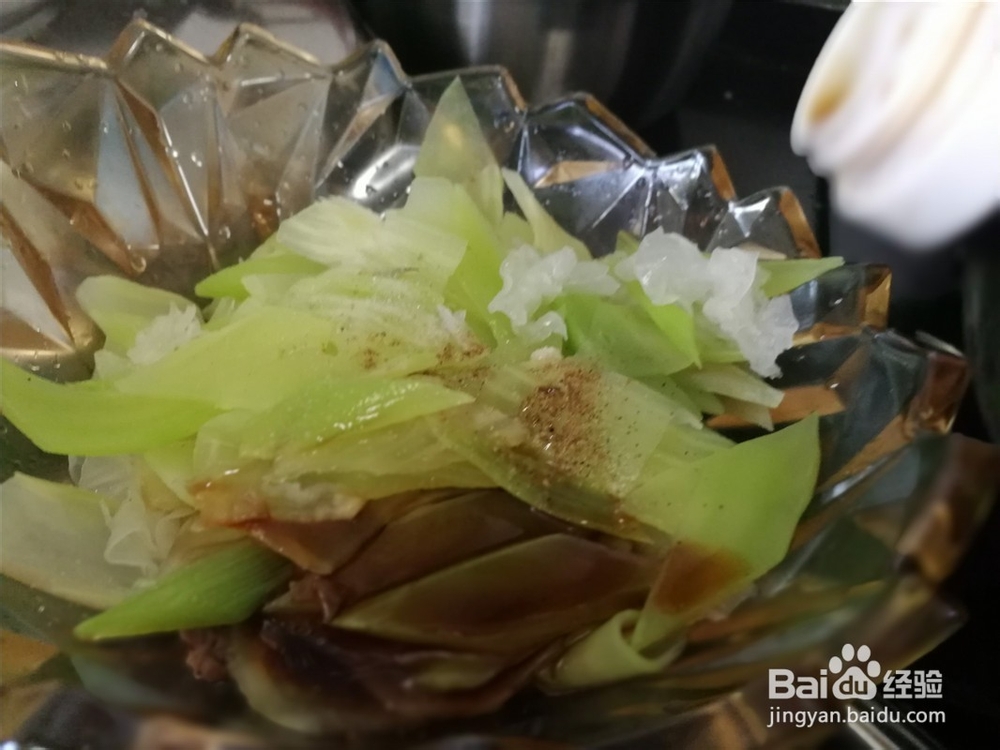 莴笋拌猪肉银耳