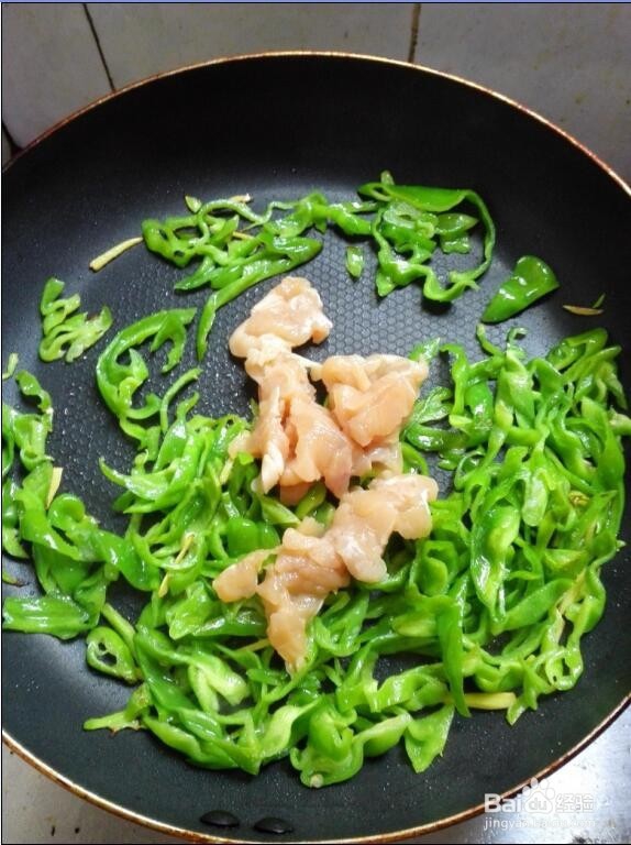 怎样做辣椒炒鸡肉？