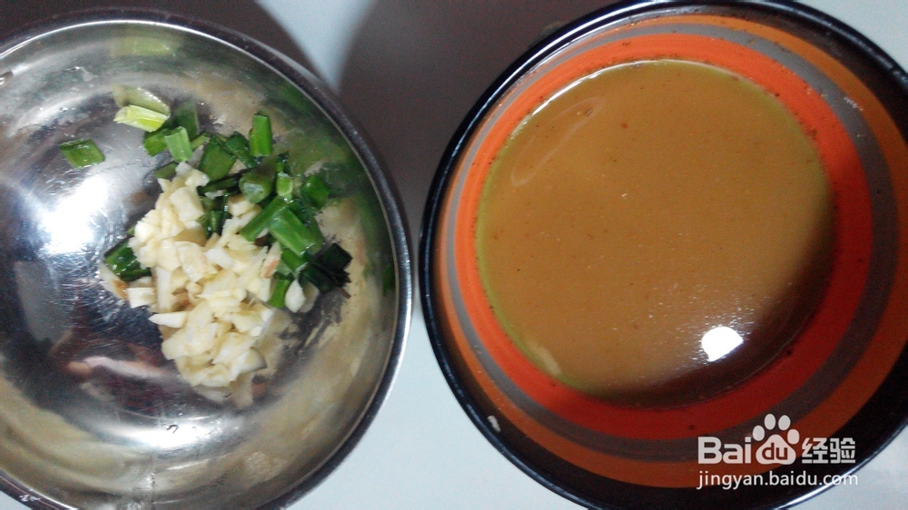 蘑菇小鸡块的做法。