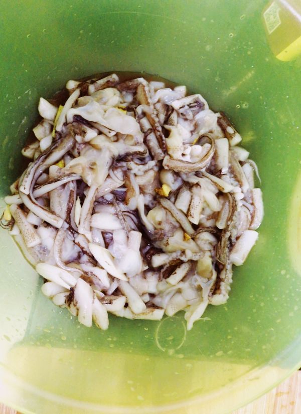 鱿鱼须里找辣椒