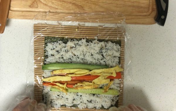 两款简单黄瓜海苔寿司卷