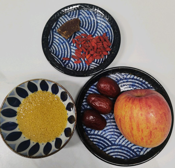小米红枣苹果粥