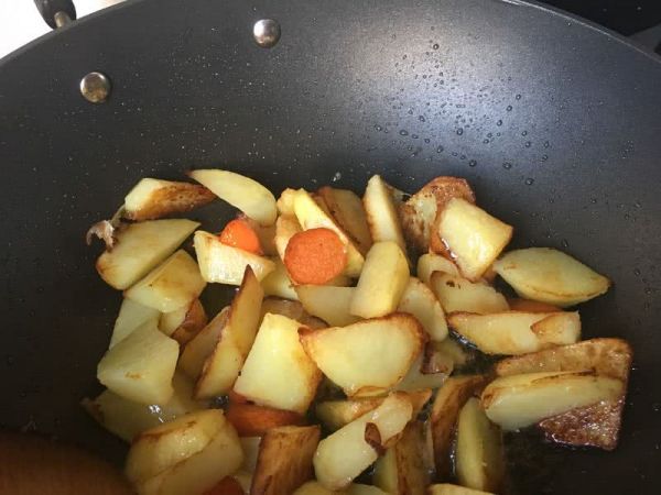 干锅对味酱鸭#食光社干锅鸭