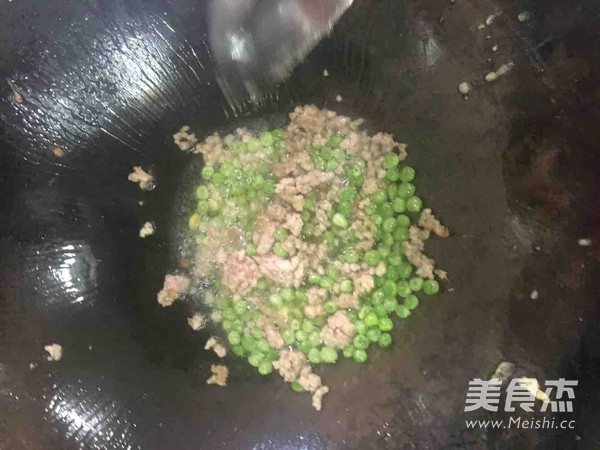 青豆玉米牛百叶炒饭