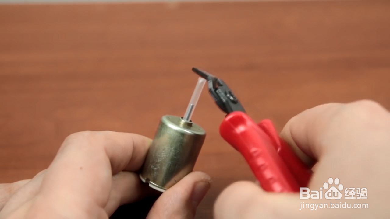 自己做一个钻孔器,用起来还真好用!