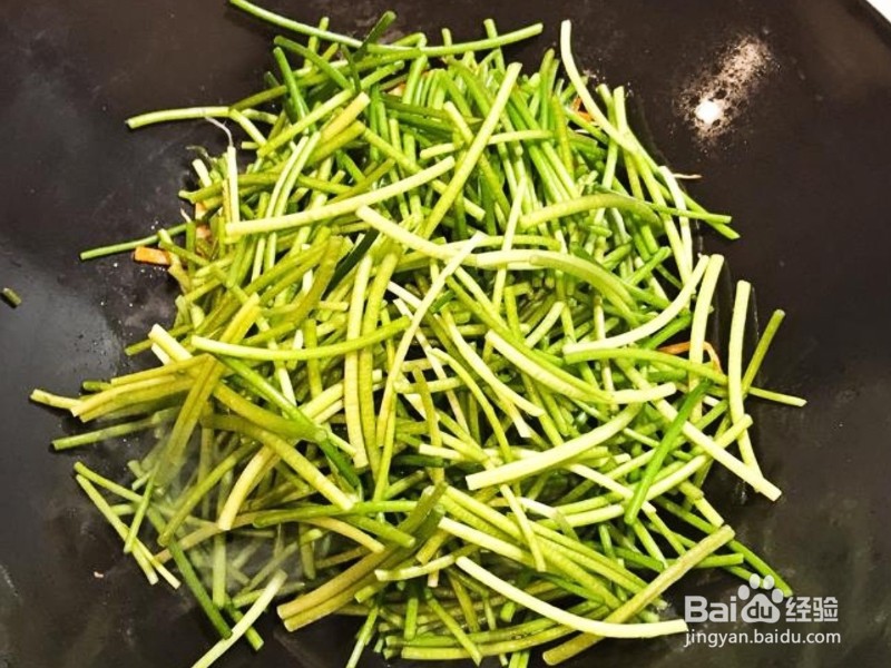 如何做水莲炒金针菇