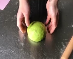 怎么做超软菠菜蔓越莓吐司