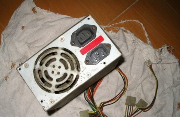 电脑无法开机，电源风扇不转，急。