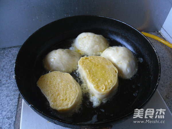 蛋煎馒头的做法