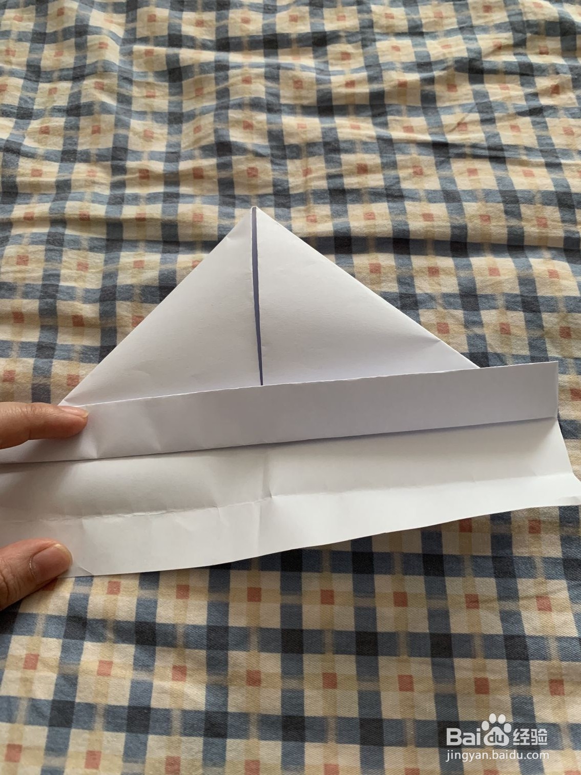 陪孩子快乐玩耍-----手工折帽子