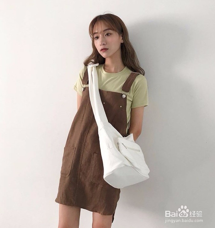 帆布包怎么搭才好看